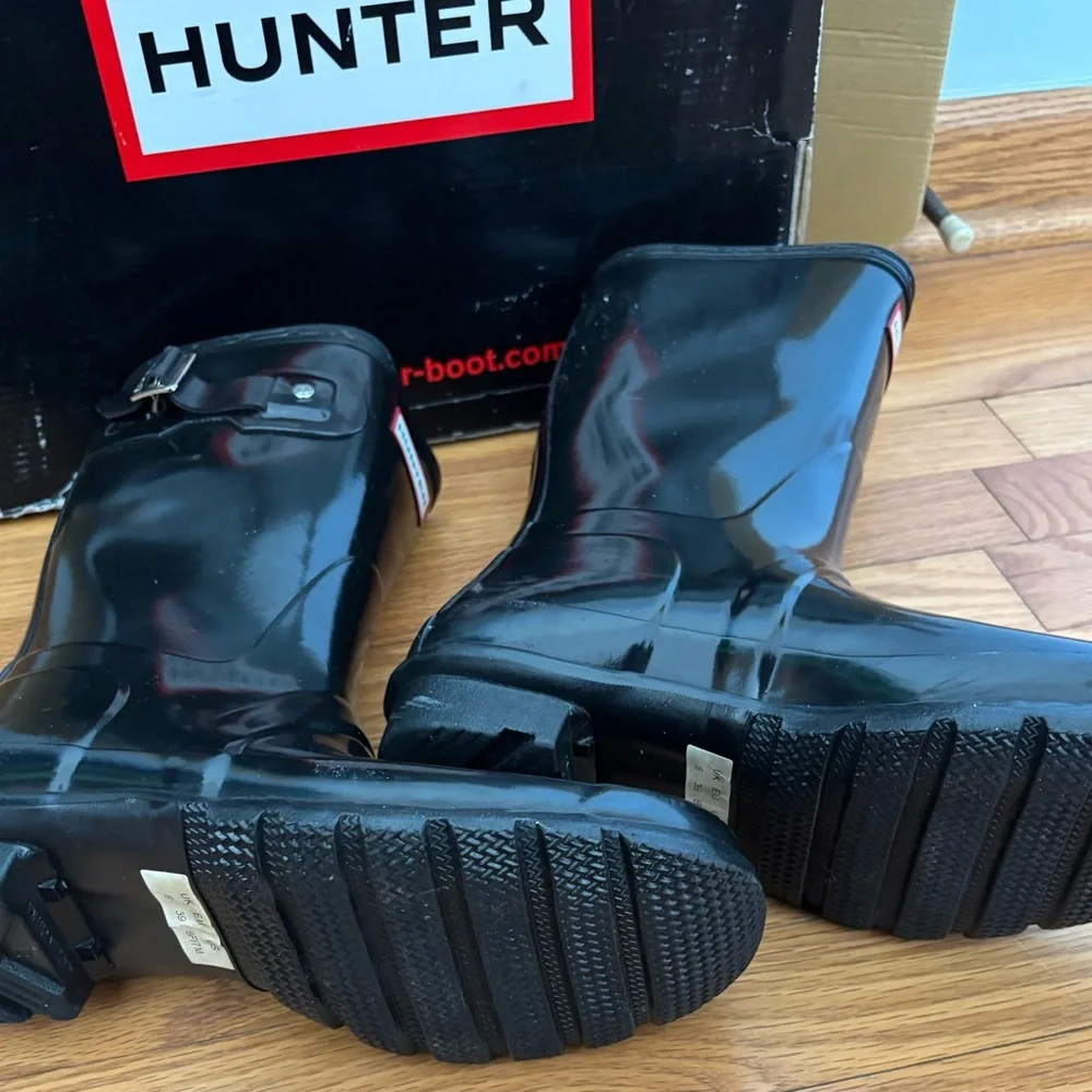 Hunter Women’s Glossy Black Short Size Boots~Size 8/F-7/M~W23700~EUC - Picture 16 of 16
